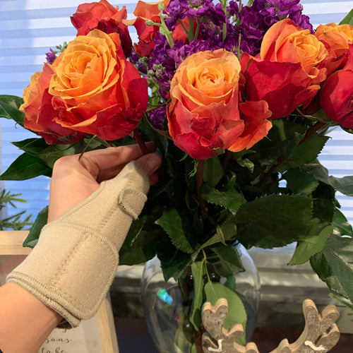 Blue Jay Adj Thumb Support w/Stabilizing Stay Beige SM/MD